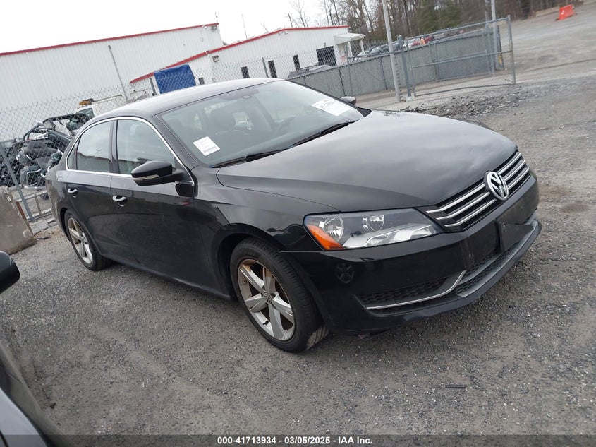 2013 VOLKSWAGEN PASSAT VIN: 1VWBP7A3XDC061296