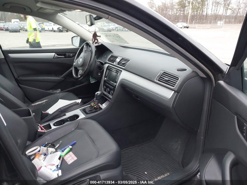 2013 VOLKSWAGEN PASSAT VIN: 1VWBP7A3XDC061296