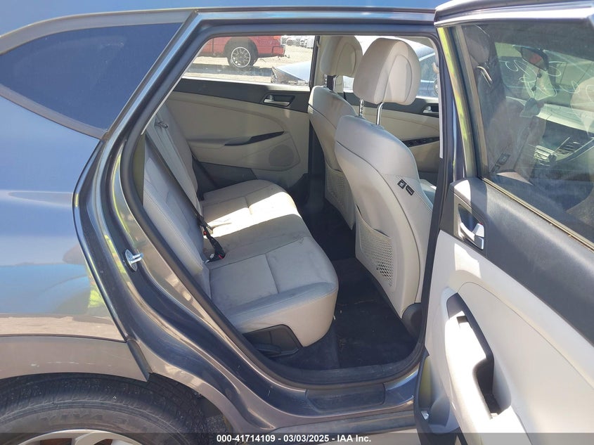 2018 HYUNDAI TUCSON VIN: KM8J3CA42JU601320