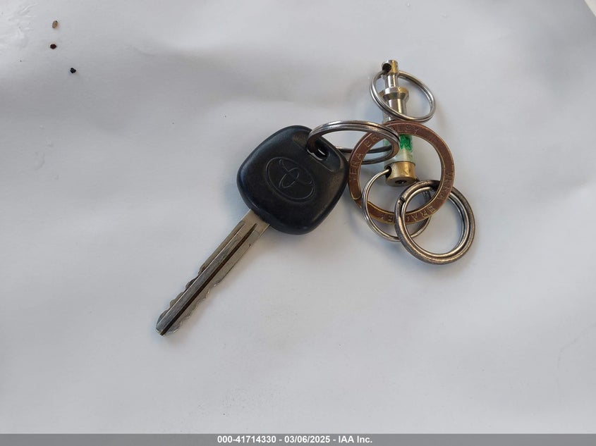 2008 TOYOTA COROLLA VIN: 2T1BR32E08C868137