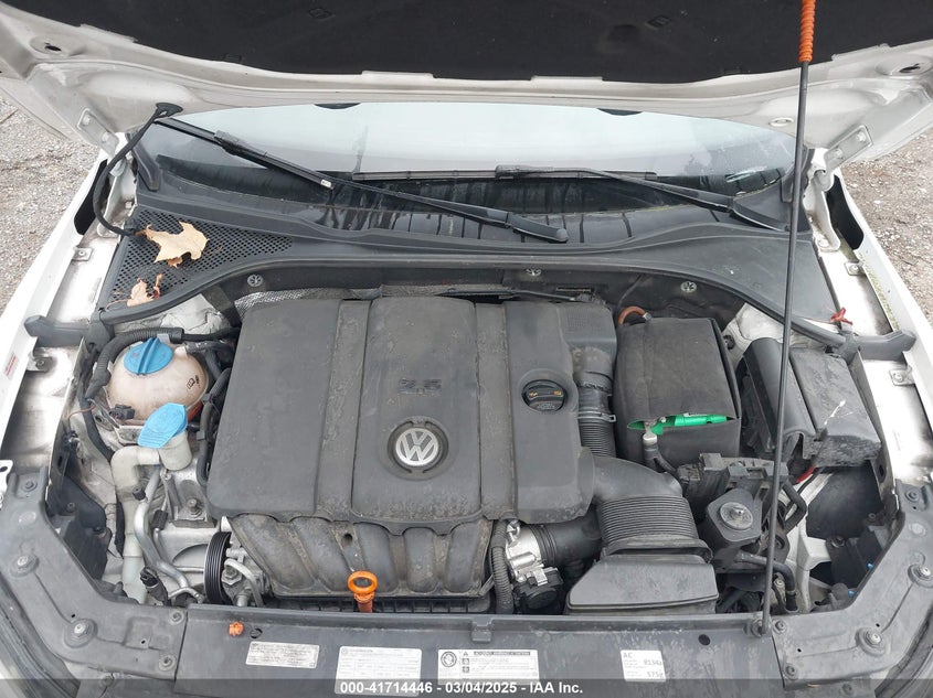 2013 VOLKSWAGEN PASSAT VIN: 1VWBH7A32DC011358