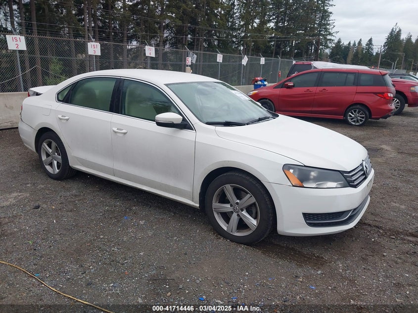 2013 VOLKSWAGEN PASSAT VIN: 1VWBH7A32DC011358