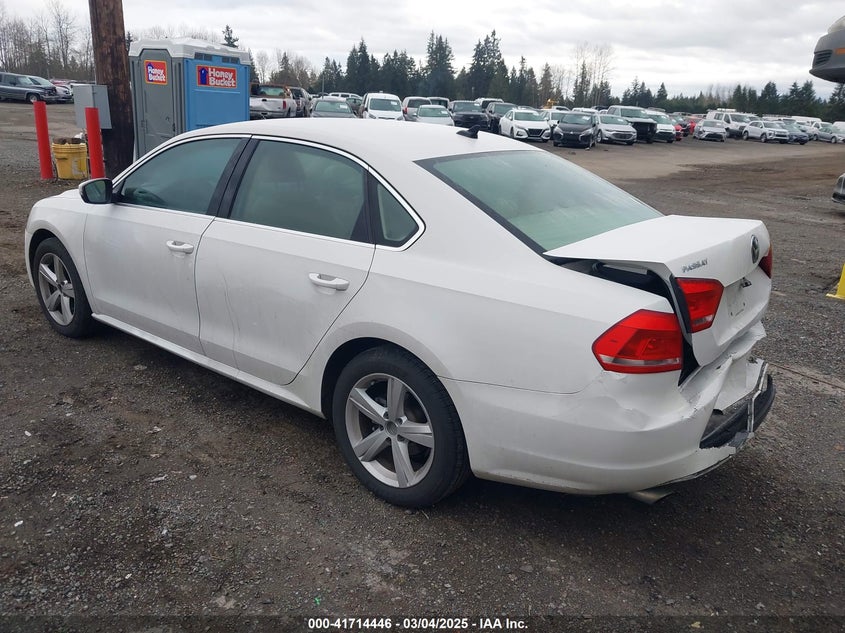 2013 VOLKSWAGEN PASSAT VIN: 1VWBH7A32DC011358