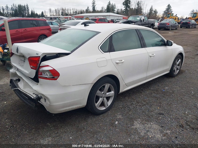2013 VOLKSWAGEN PASSAT VIN: 1VWBH7A32DC011358