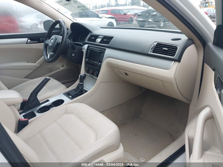 2013 VOLKSWAGEN PASSAT VIN: 1VWBH7A32DC011358