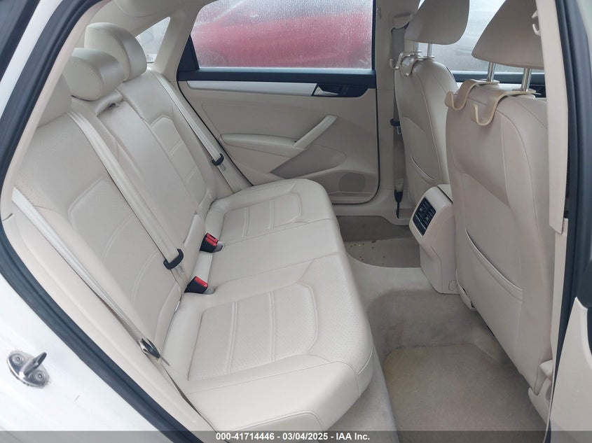 2013 VOLKSWAGEN PASSAT VIN: 1VWBH7A32DC011358