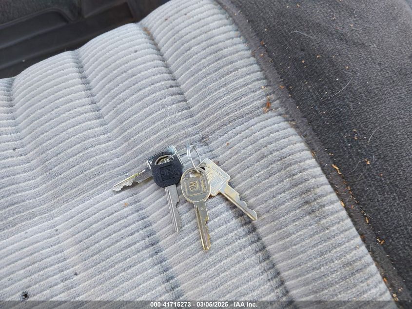 1990 Chevrolet Gmt-400 K1500 VIN: 1GCDK14K8LZ260112 Lot: 41715273