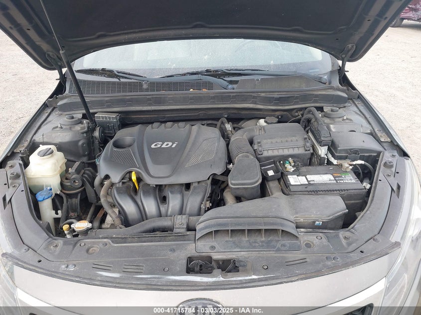 2011 KIA OPTIMA VIN: KNAGN4A74B5077136