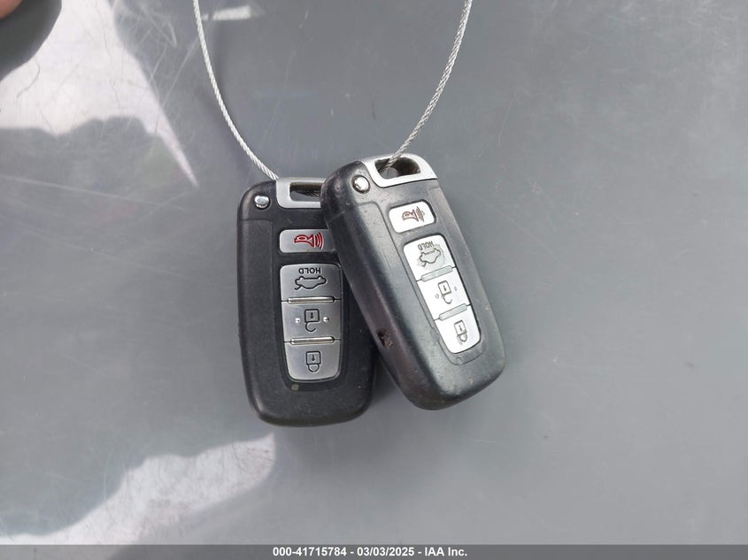 2011 KIA OPTIMA VIN: KNAGN4A74B5077136