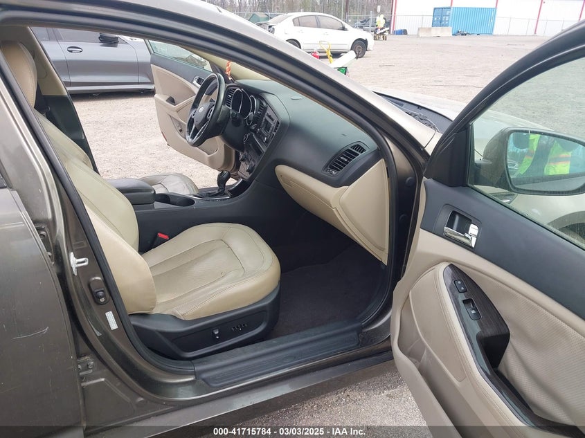 2011 KIA OPTIMA VIN: KNAGN4A74B5077136