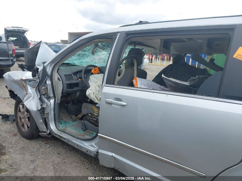 2010 Chrysler Town & Country Touring VIN: 2A4RR5D10AR501078 Lot: 41715987