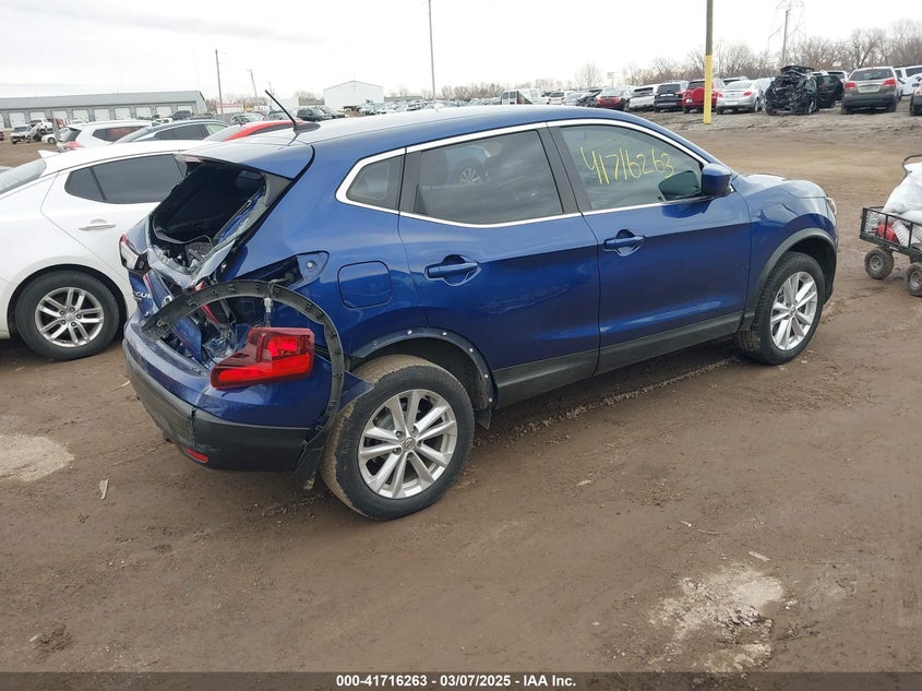 2017 NISSAN ROGUE SPORT VIN: JN1BJ1CP4HW010823