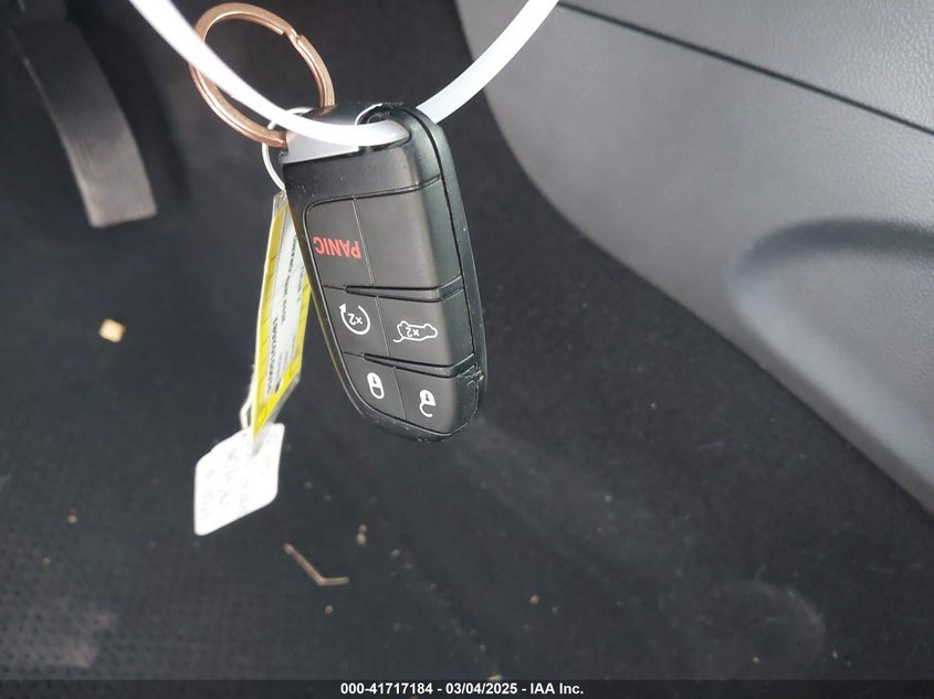 VIN 1C4RJFBG3KC670595 2019 JEEP GRAND CHEROKEE LIMITED 4X4