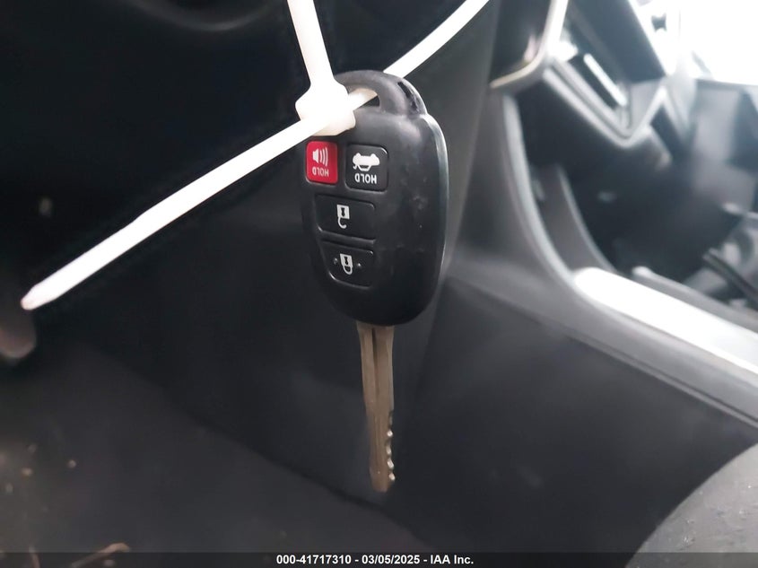 2018 TOYOTA COROLLA LE - 2T1BURHE5JC986389