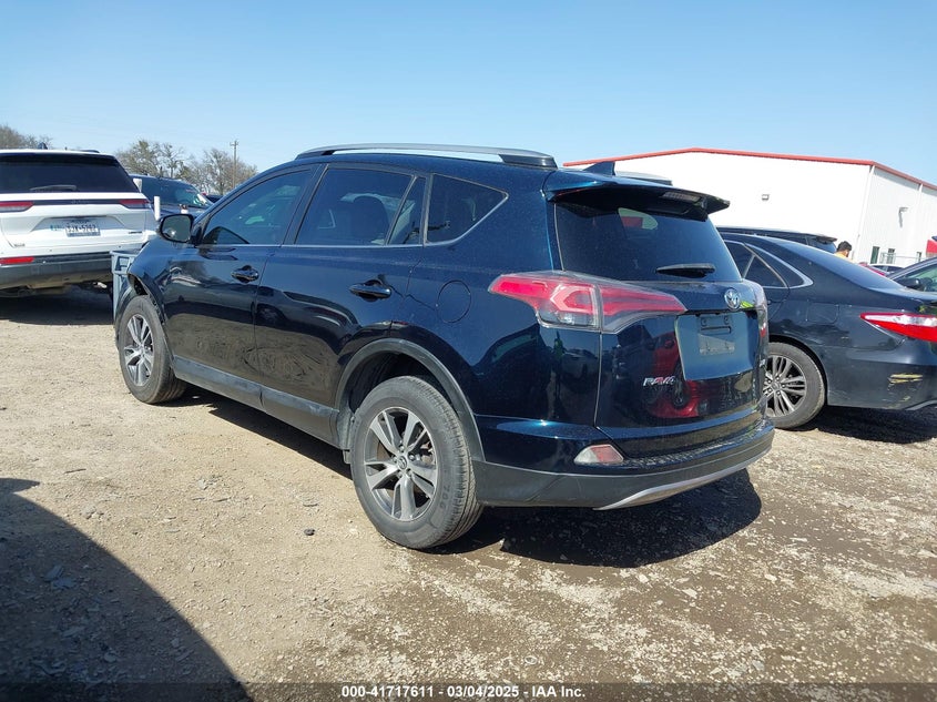 2018 TOYOTA RAV4 XLE - JTMWFREV7JJ186925