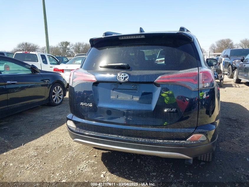 2018 TOYOTA RAV4 XLE - JTMWFREV7JJ186925