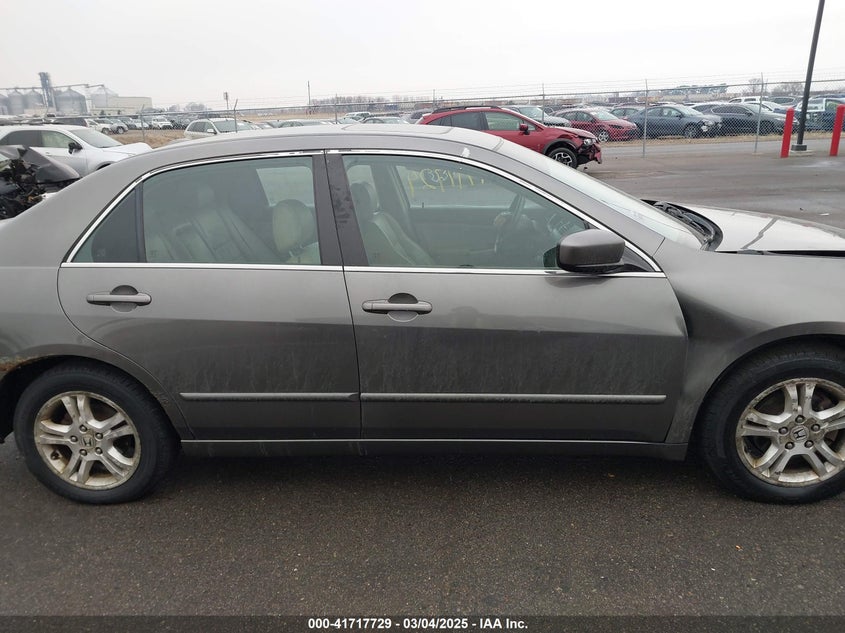 2007 HONDA ACCORD VIN: 1HGCM568X7A072406
