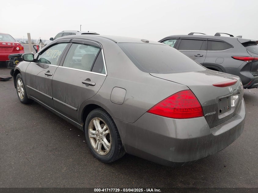 2007 HONDA ACCORD VIN: 1HGCM568X7A072406