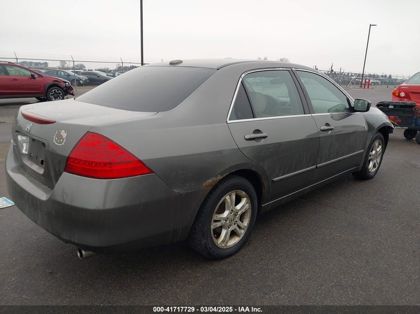2007 HONDA ACCORD VIN: 1HGCM568X7A072406