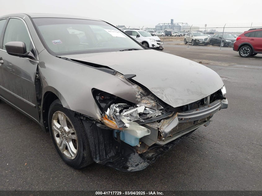 2007 HONDA ACCORD VIN: 1HGCM568X7A072406