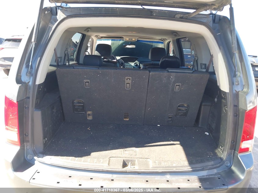 2011 HONDA PILOT VIN: 5FNYF4H51BB014261