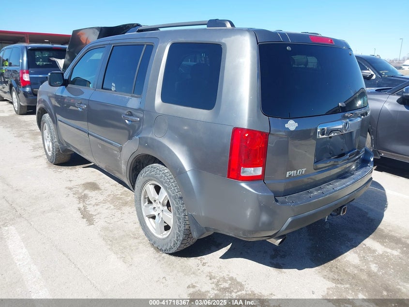 2011 HONDA PILOT VIN: 5FNYF4H51BB014261