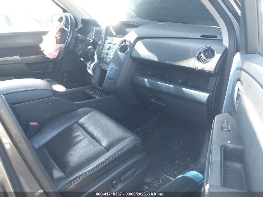 2011 HONDA PILOT VIN: 5FNYF4H51BB014261