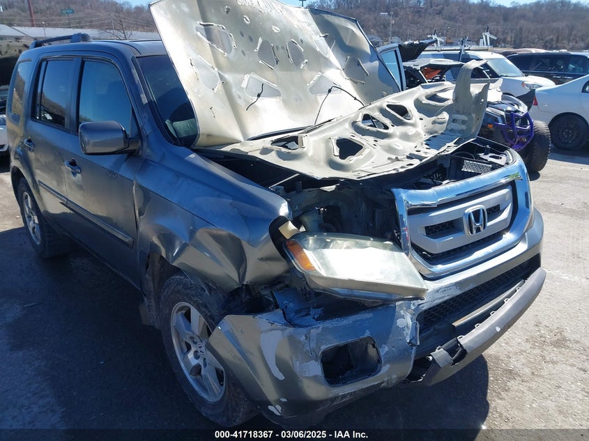 2011 HONDA PILOT VIN: 5FNYF4H51BB014261