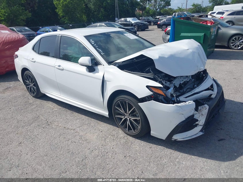 TOYOTA CAMRY SE 2022