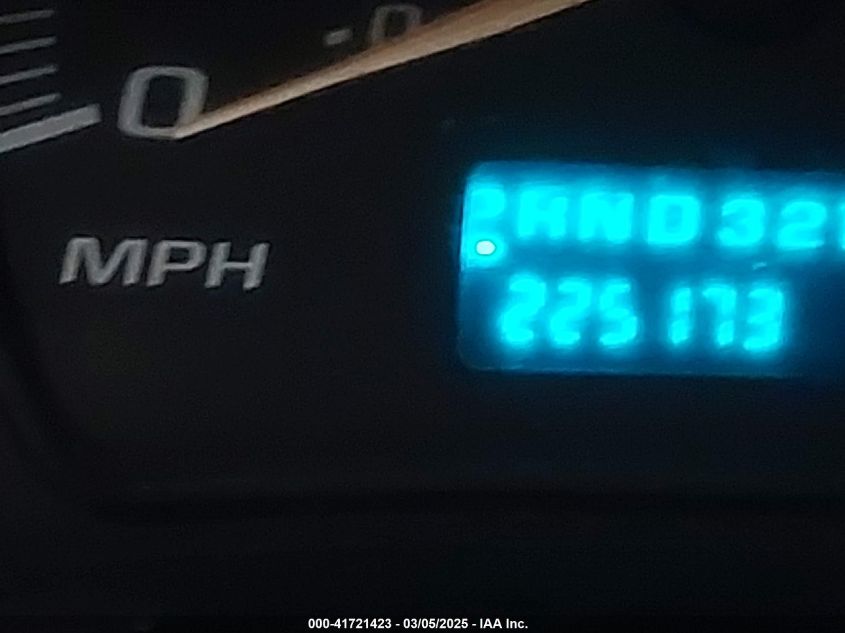 2005 Chevrolet Express VIN: 1GNFG15T851258340 Lot: 41721423