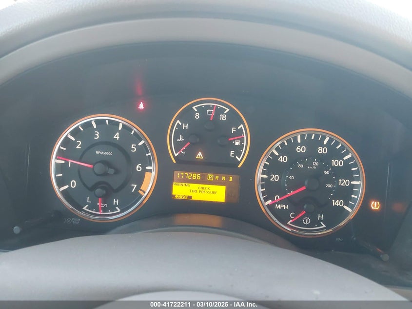 2011 NISSAN ARMADA VIN: 5N1BA0ND4BN624127