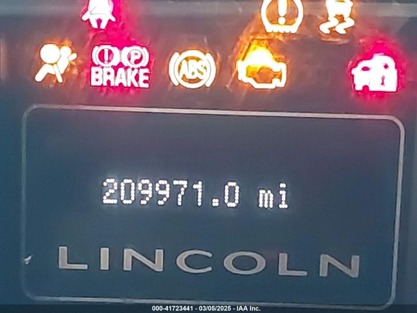 2011 Lincoln Navigator VIN: 5LMJJ2J54BEJ01600 Lot: 41723441