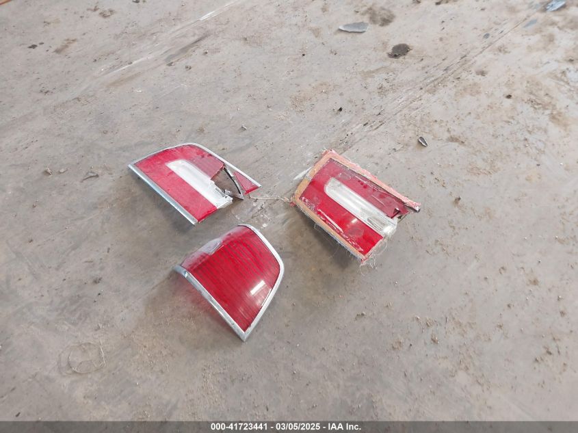 2011 Lincoln Navigator VIN: 5LMJJ2J54BEJ01600 Lot: 41723441