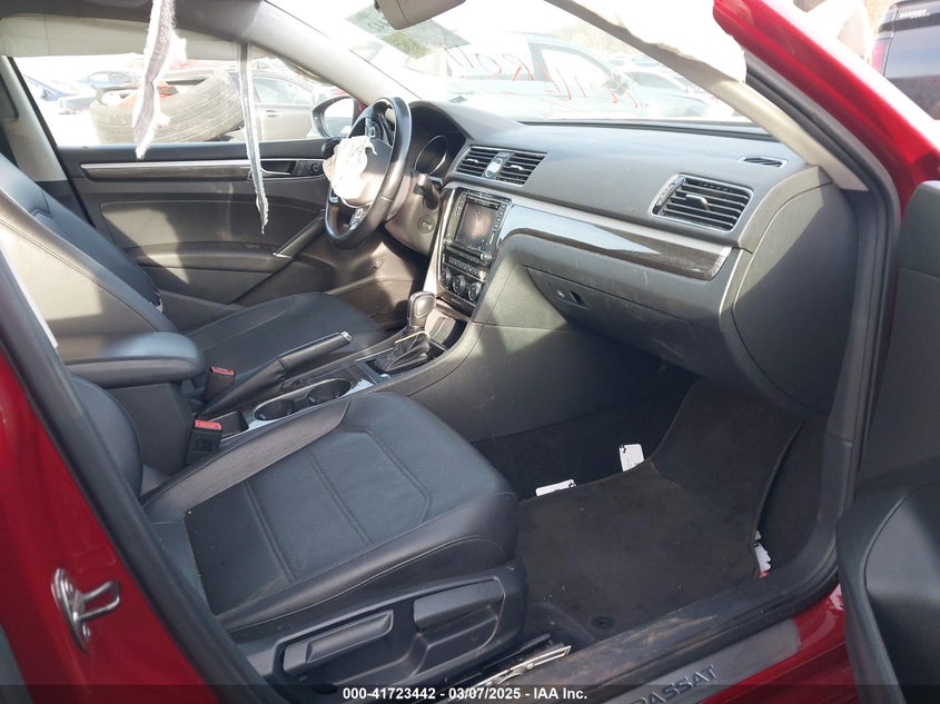 2016 VOLKSWAGEN PASSAT VIN: 1VWBS7A34GC066383