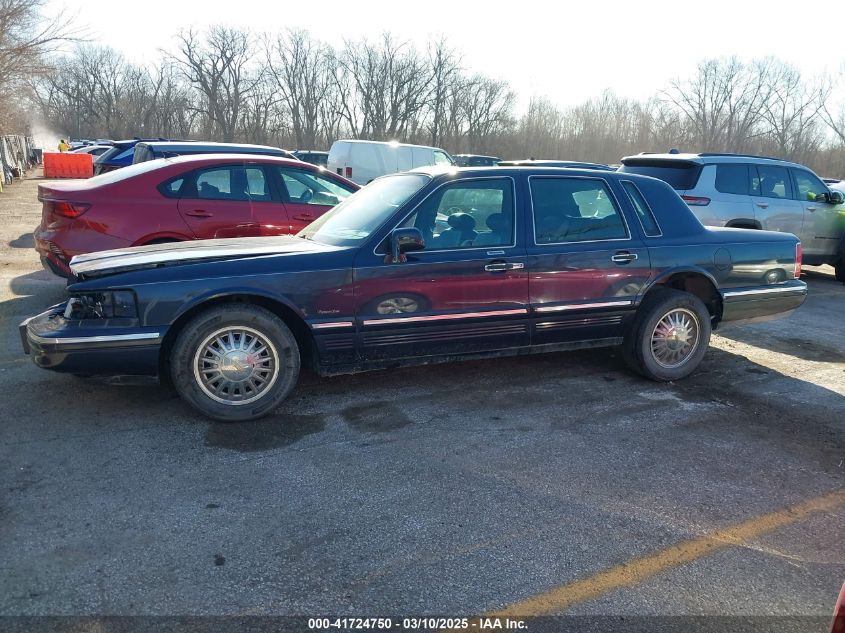 1997 Lincoln Town Car Signature VIN: 1LNLM82W1VY742851 Lot: 41724750