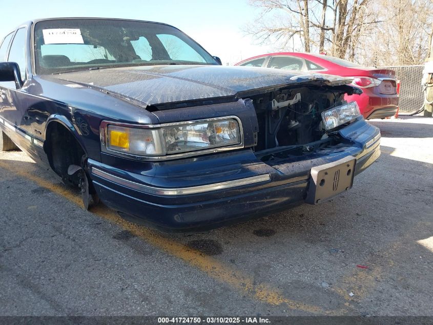 1997 Lincoln Town Car Signature VIN: 1LNLM82W1VY742851 Lot: 41724750