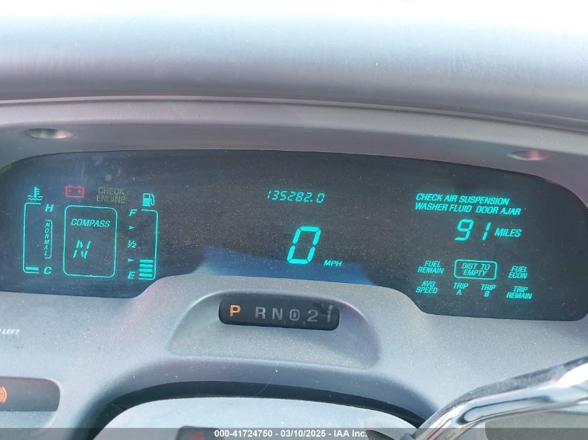 1997 Lincoln Town Car Signature VIN: 1LNLM82W1VY742851 Lot: 41724750