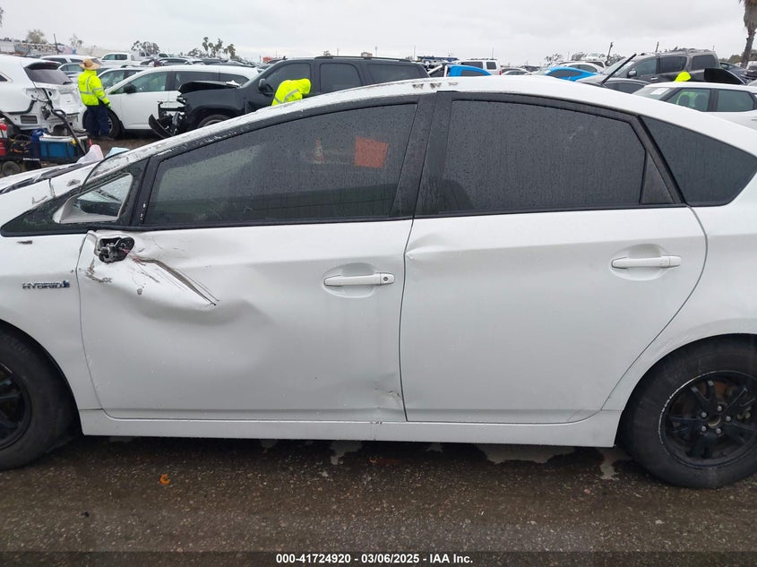 2015 TOYOTA PRIUS VIN: JTDKN3DU4F1909032