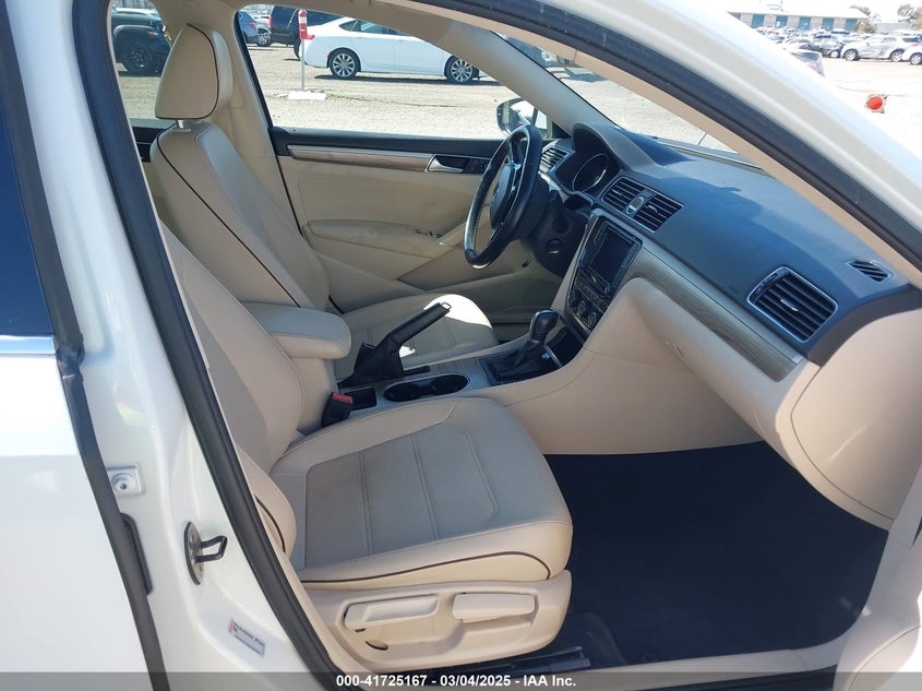 2016 VOLKSWAGEN PASSAT VIN: 1VWBT7A32GC037736