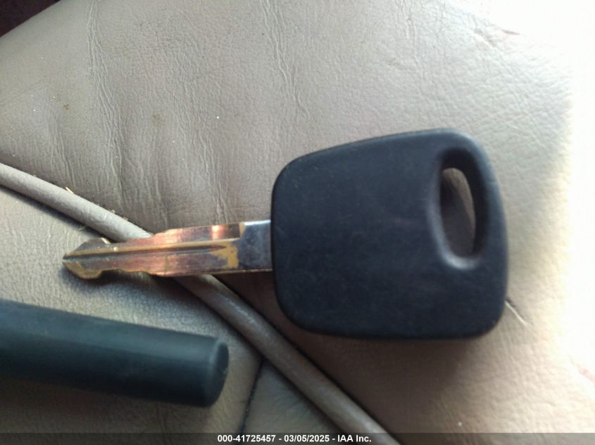 2002 Mercury Grand Marquis Ls VIN: 2MEFM75W72X623901 Lot: 41725457