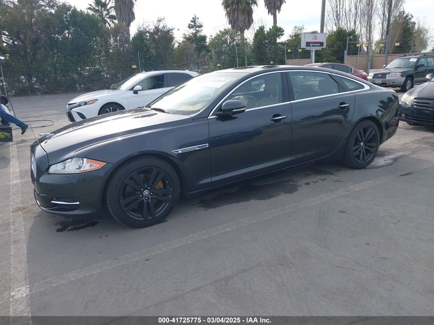 2011 JAGUAR XJ VIN: SAJWA2GB0BLV09390