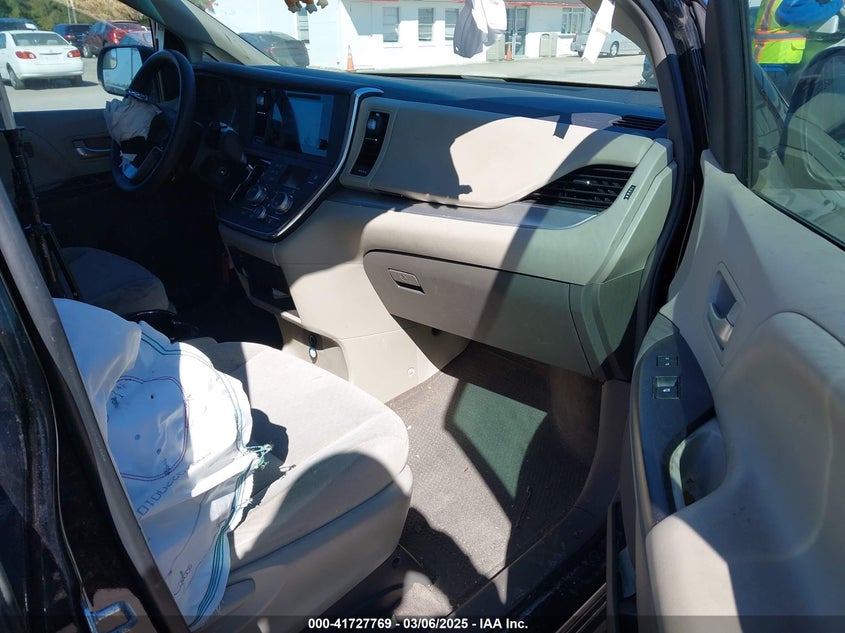 2016 TOYOTA SIENNA VIN: 5TDKK3DC1GS697730