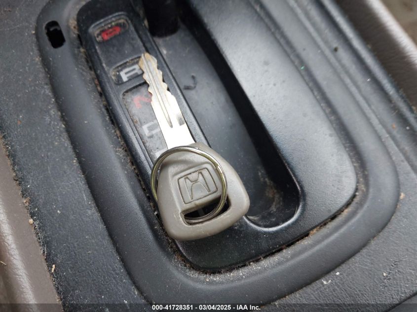 2000 Honda Accord 2.3 Lx VIN: 1HGCG6658YA066639 Lot: 41728351