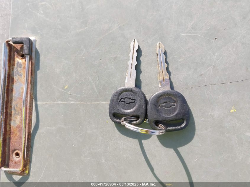 2003 Chevrolet Silverado 1500 Work Truck VIN: 1GCEC14V33Z266007 Lot: 41728934