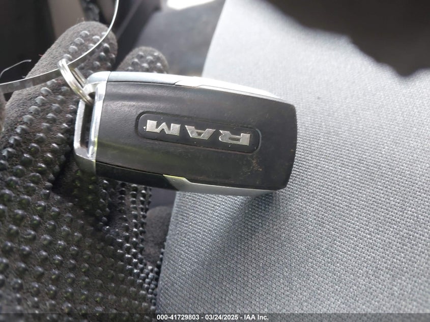 2019 RAM 2500 VIN: 3C6UR5DL2KG675282