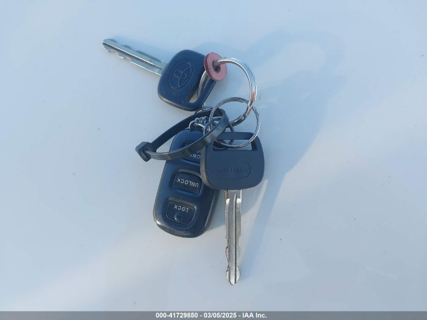 2002 Toyota Sienna Le VIN: 4T3ZF13C72U495961 Lot: 41729850