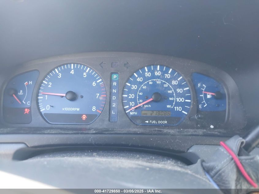 2002 Toyota Sienna Le VIN: 4T3ZF13C72U495961 Lot: 41729850