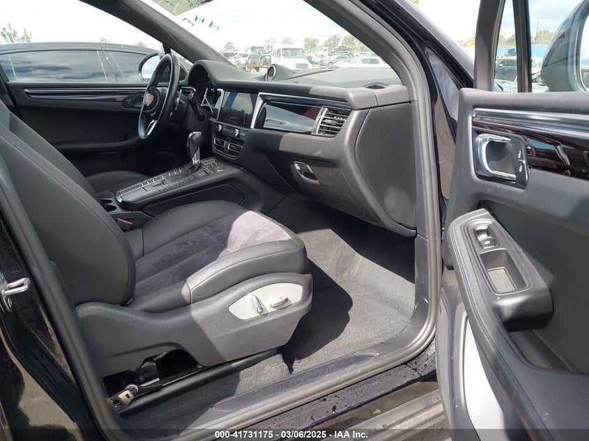 VIN WP1AA2A5XLLB14757 2020 PORSCHE MACAN