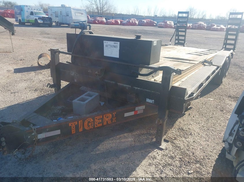 7S3BV2225NC000522 2022   photo no. 2