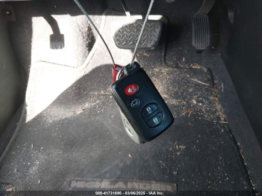 2011 Toyota Highlander Limited V6 VIN: 5TDYK3EHXBS039823 Lot: 41731690